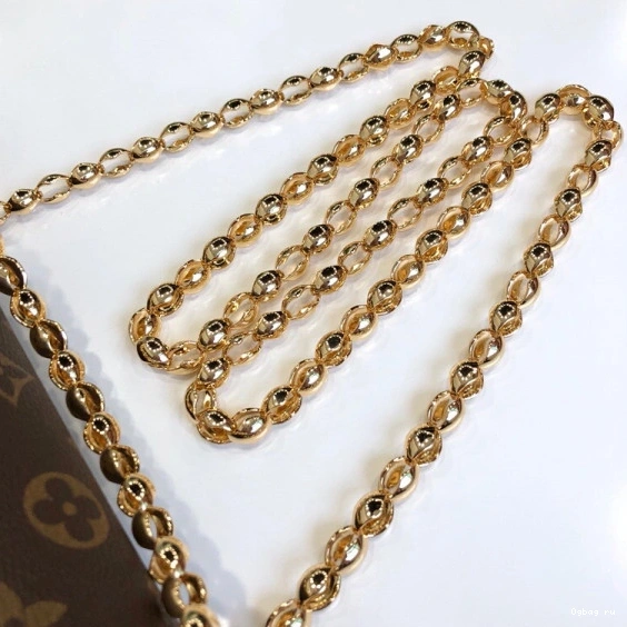 VICTOIRE Louis Vuitton 0718